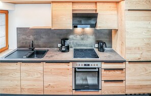 Kühlschrank, Ofen, Herdplatte, Geschirrspüler