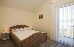 1 chambre, accès au Wi-Fi (inclus), literie fournie