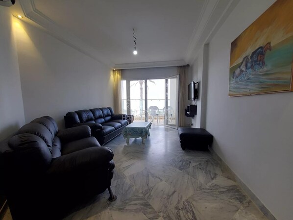 TV - Large apartment S+2 (sousse)