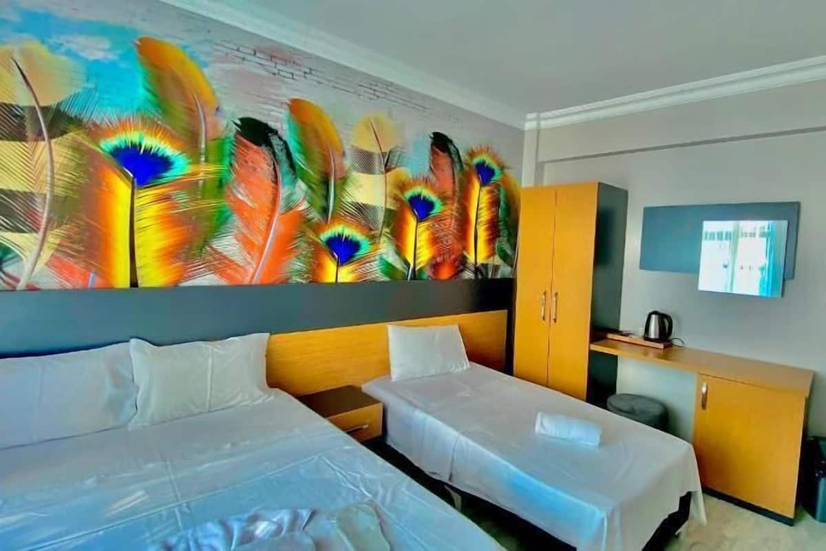 (B) Triple Room | Minibar, desk, soundproofing, iron/ironing board