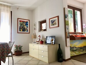 Interni