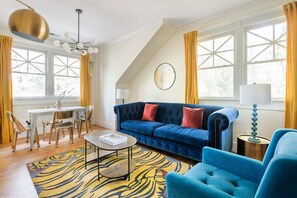 TV, offices - Le Tyger by Minty Living (Atlanta)