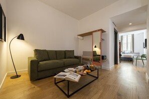 Studiosuite | Hochwertige Bettwaren, Betten mit Memory-Foam-Matratzen, Minibar