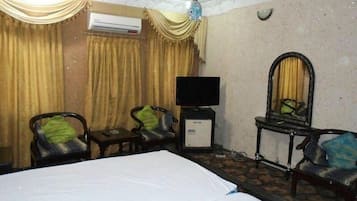 Standard Double or Twin Room | Iron/ironing board, free WiFi, bed sheets