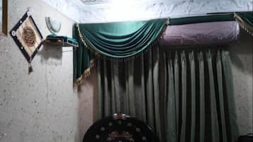 Chambre Standard Double ou avec lits jumeaux | Fer et planche Ă  repasser, Wi-Fi gratuit, draps fournis