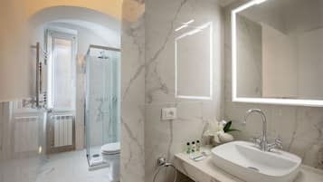 Asciugacapelli, bidet, asciugamani