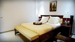 普通開放式客房 | 高級寢具、客房內保險箱、布置獨特、書桌