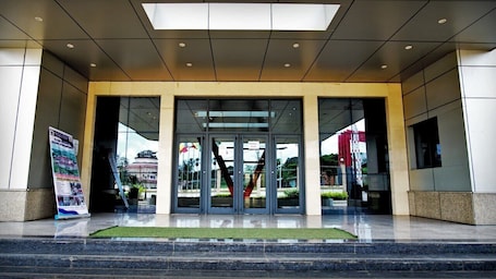 Property entrance. BENGO HOTEL