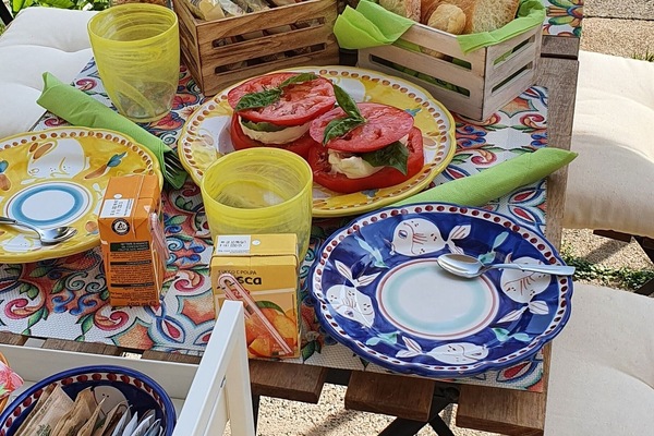 Free daily full breakfast