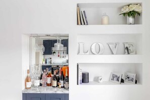 Departamento básico, varias camas | Interior