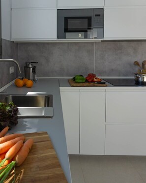 Fridge, microwave, oven, dishwasher