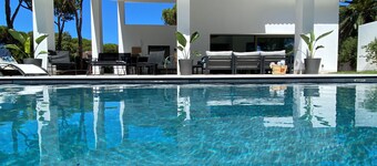 Aquamarina.  Large, airy indoor/outdoor living space. 600m from the beach