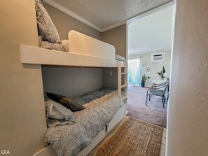 1 camera, accesso a Internet, lenzuola