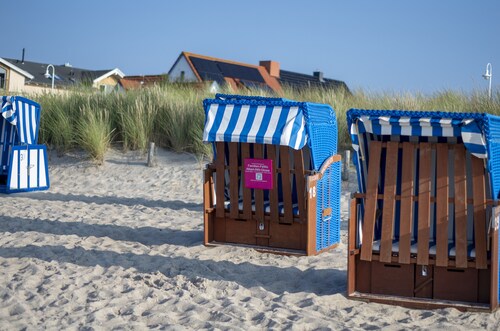 Strandnah, großzügig, modern, mit Sauna - Familien-FeWo auf Rügen