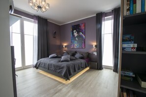 3 chambres, coffres-forts dans les chambres, fer et planche à repasser