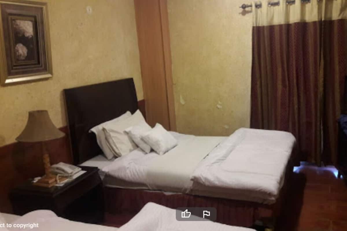 Deluxe Triple Room | Iron/ironing board, free WiFi, bed sheets