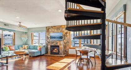 Ocean Views, Elevator, 3 Private Baths