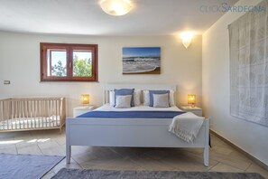 5 bedrooms, iron/ironing board, free WiFi, bed sheets