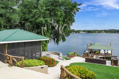 Lake June Escape House