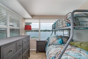 9 bedrooms, iron/ironing board, free WiFi, bed sheets - Lake June Escape House (Lake Placid)