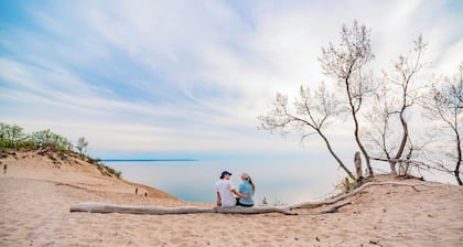 Beautiful House | Walk Everywhere | AC| Fire Pit |