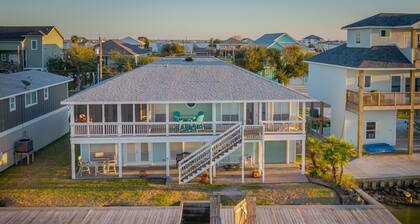 Waterfront 3BR/3BA on Copano Bay w/ Private Fishing Pier