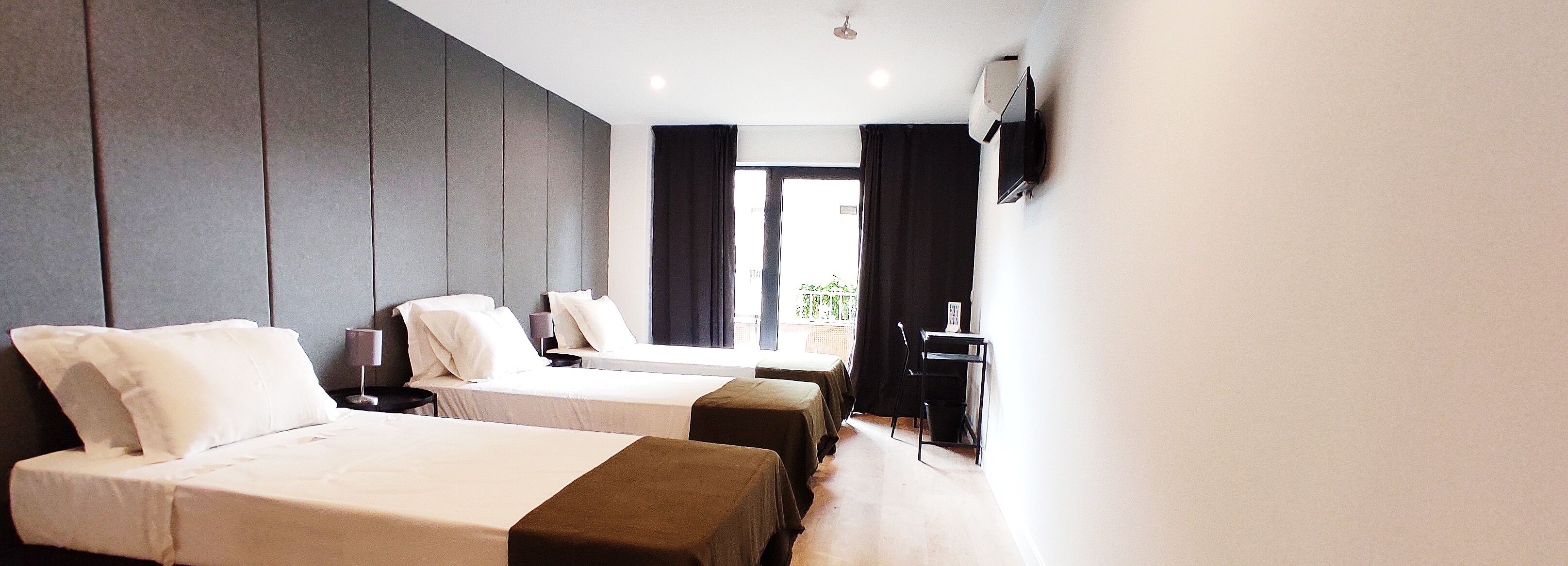 Quarto triplo standard, sacada | Wi-Fi de cortesia