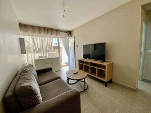 TV - Rêves salés One-bedroom apartment sleeps 4 with terrace 17m2 (Le Grau-du-Roi)