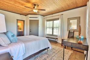 4 habitaciones, escritorio, wifi y ropa de cama