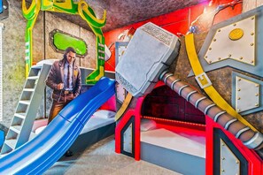 Children's area - Chic Home w/ Music Studio, Bowling, Princess Theme BR, Theater - Mins to Disney (Davenport)