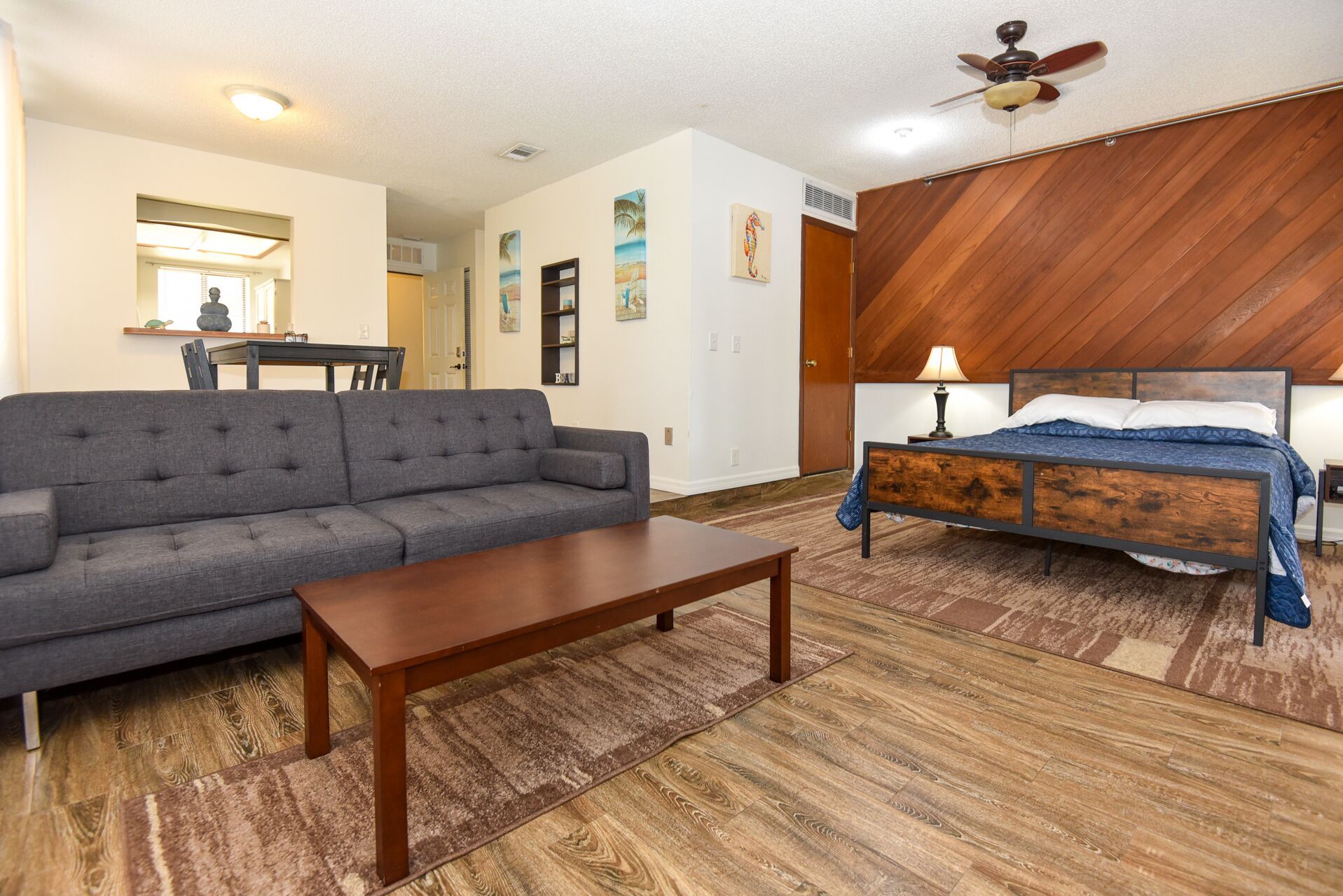 Delightful Oversized and Newly Updated Studio 5-Minute Walk to River Front 