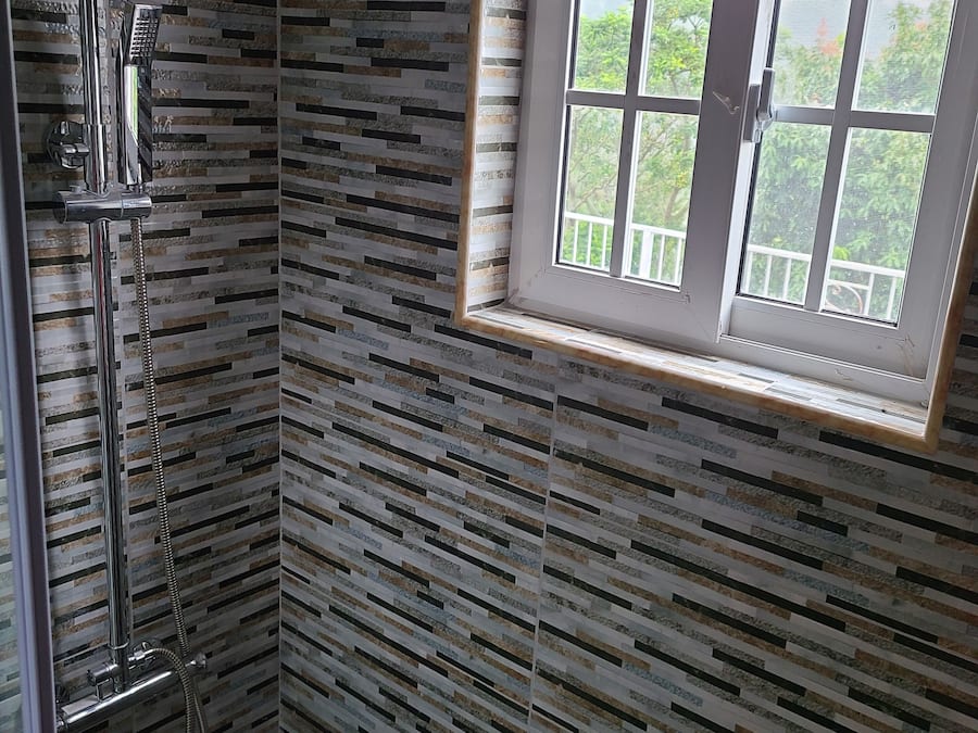 Standard Double Room | Bathroom | Shower, towels