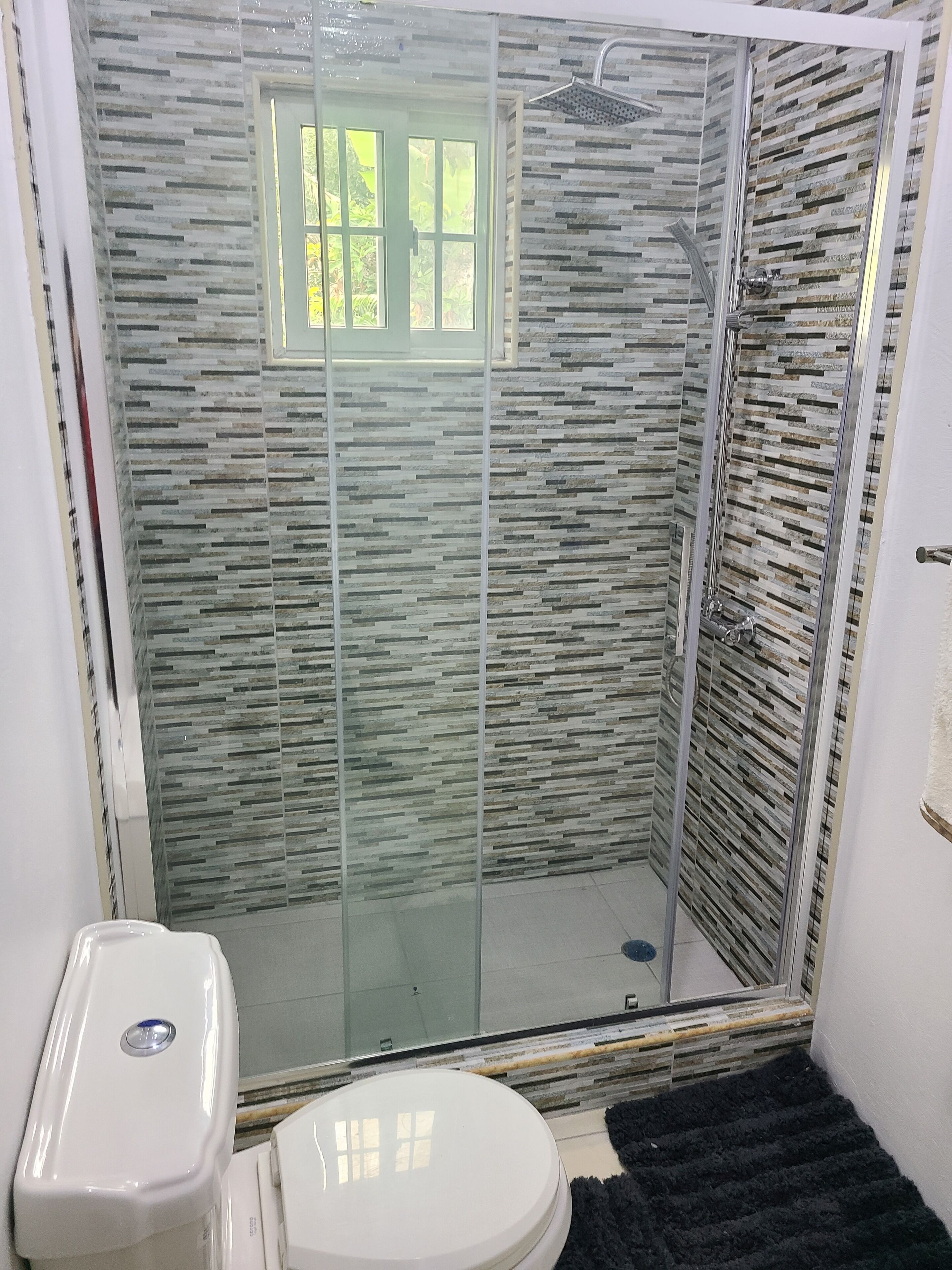 Douche, serviettes fournies