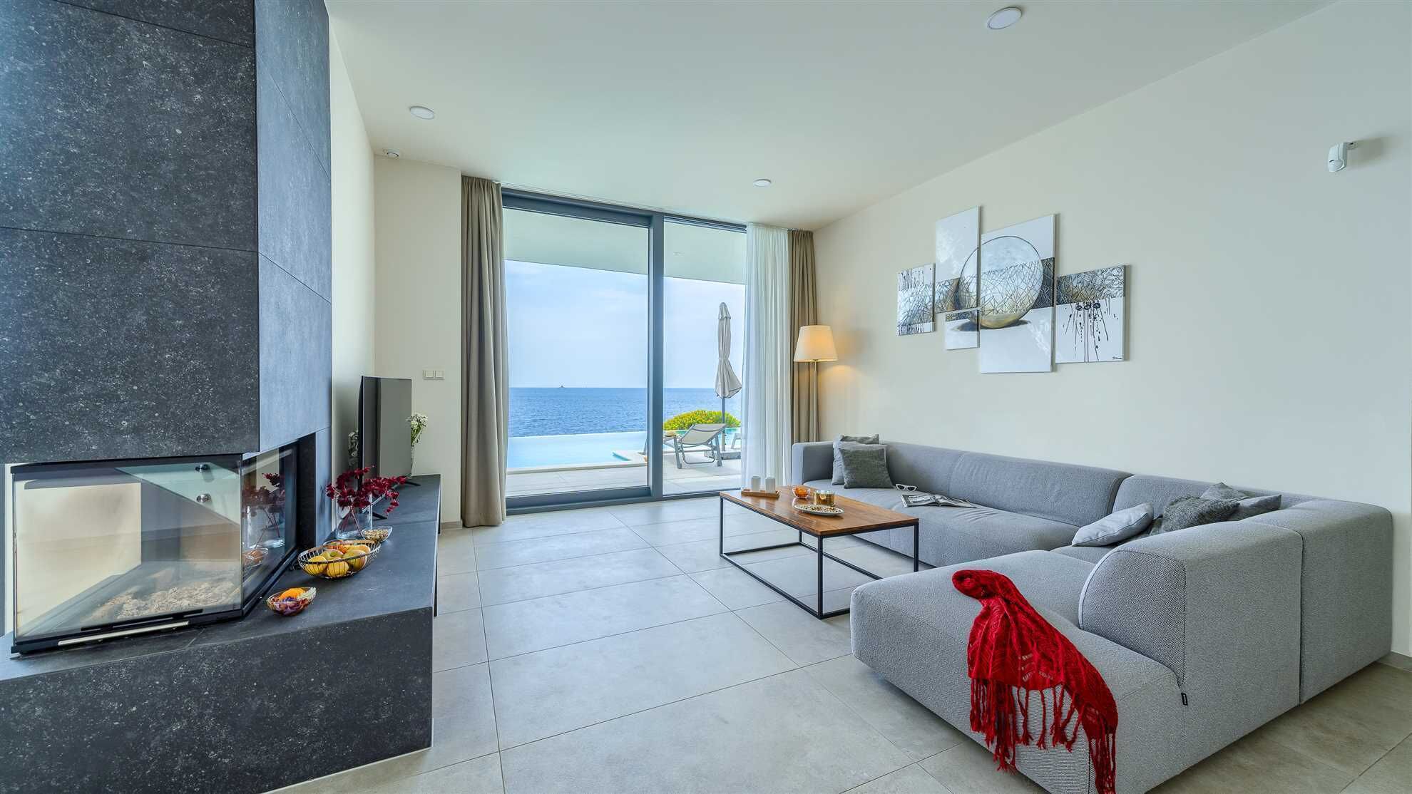 Télévision, cheminée