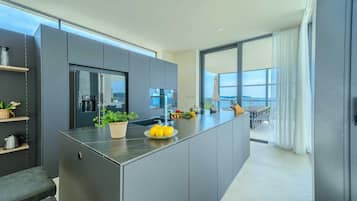 KylskÄp, mikrovÄgsugn, ugn och diskmaskin