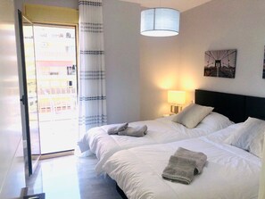 2 slaapkamers, een strijkplank/strijkijzer, gratis wifi, beddengoed