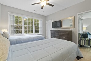 Condo, 2 Bedrooms