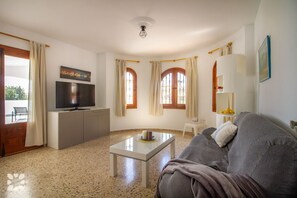 Televisie en een open haard