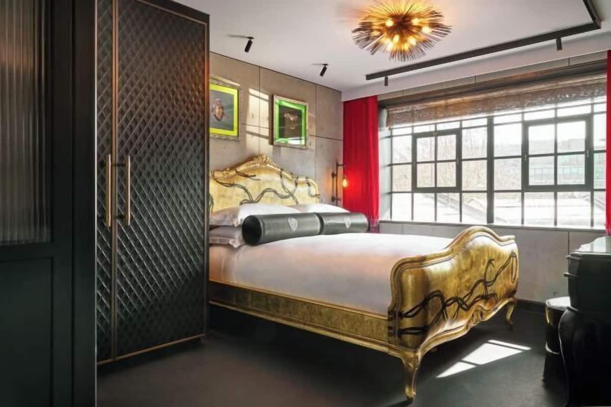1 bedroom, Egyptian cotton sheets, premium bedding, Select Comfort beds
