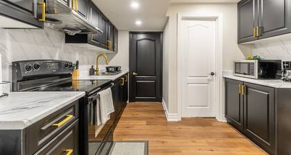 GLOBALSTAY. Modern Family Basement in Mississauga