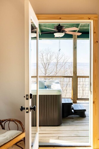 June DEALS+ Brow Side +2 KingSuites+HotTub+Pet+GR8Coffee