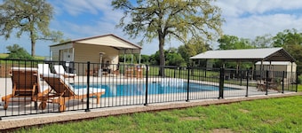 Farmhouse bed and bath with pool and hot tub