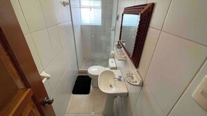 تجهيزات دش، مجففات شعر، مناشف، صابون