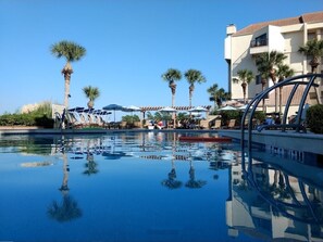 Outdoor pool, a heated pool - Marriott's Harbour Point @ Shelter Cove - 2BR/2BA (Hilton Head Island)
