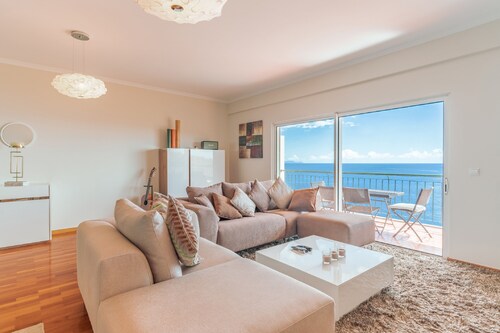 Stunning Apartment with sea view