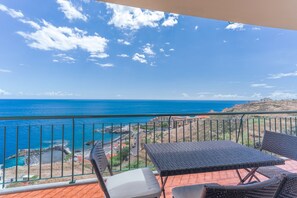 Balcony - Stunning Apartment with sea view (Santa Cruz)