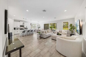 Fernseher, Tischfußball