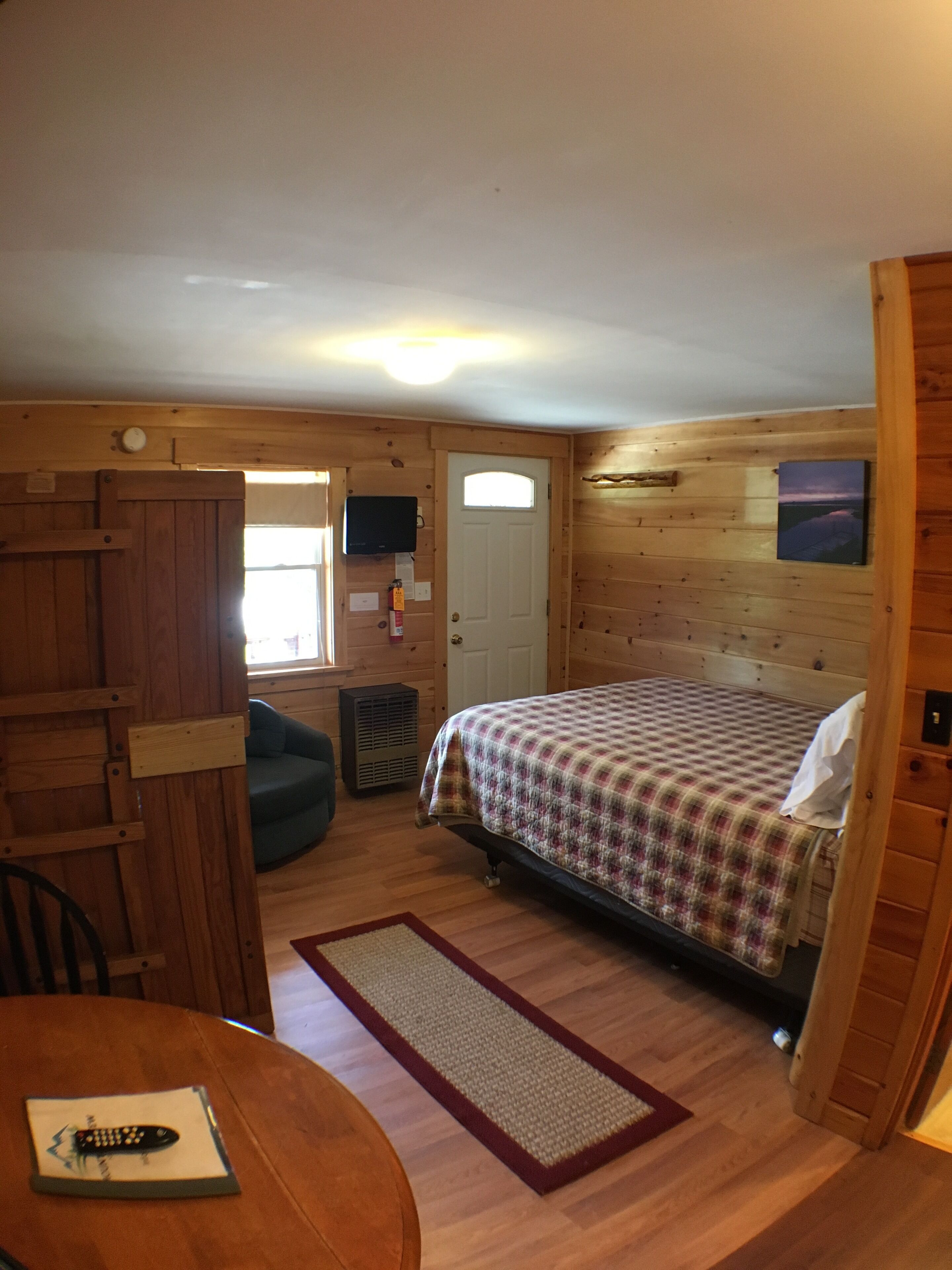 Family Studio Suite | Laptop workspace, free WiFi, bed sheets