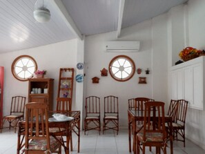 Free daily buffet breakfast  - Pousada Jardim de Buzios (Búzios)