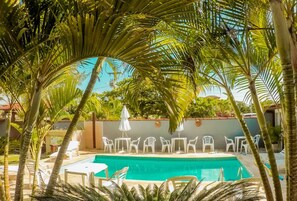 Chambre Triple | Piscine